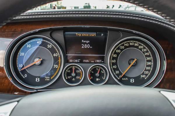 2014 - BENTLEY FLYING SPUR - SUPER CLEAN - ONLY 50,000 KM