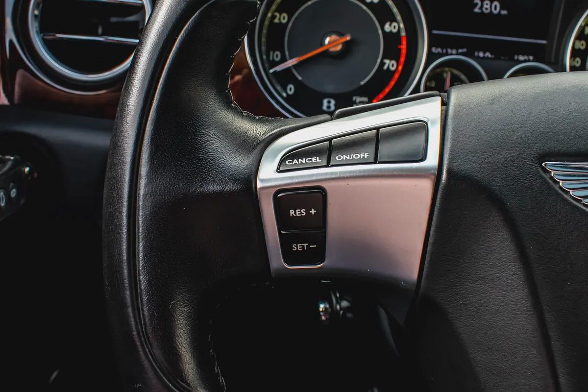 2014 - BENTLEY FLYING SPUR - SUPER CLEAN - ONLY 50,000 KM-10-10