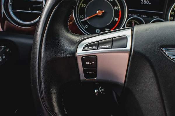 2014 - BENTLEY FLYING SPUR - SUPER CLEAN - ONLY 50,000 KM