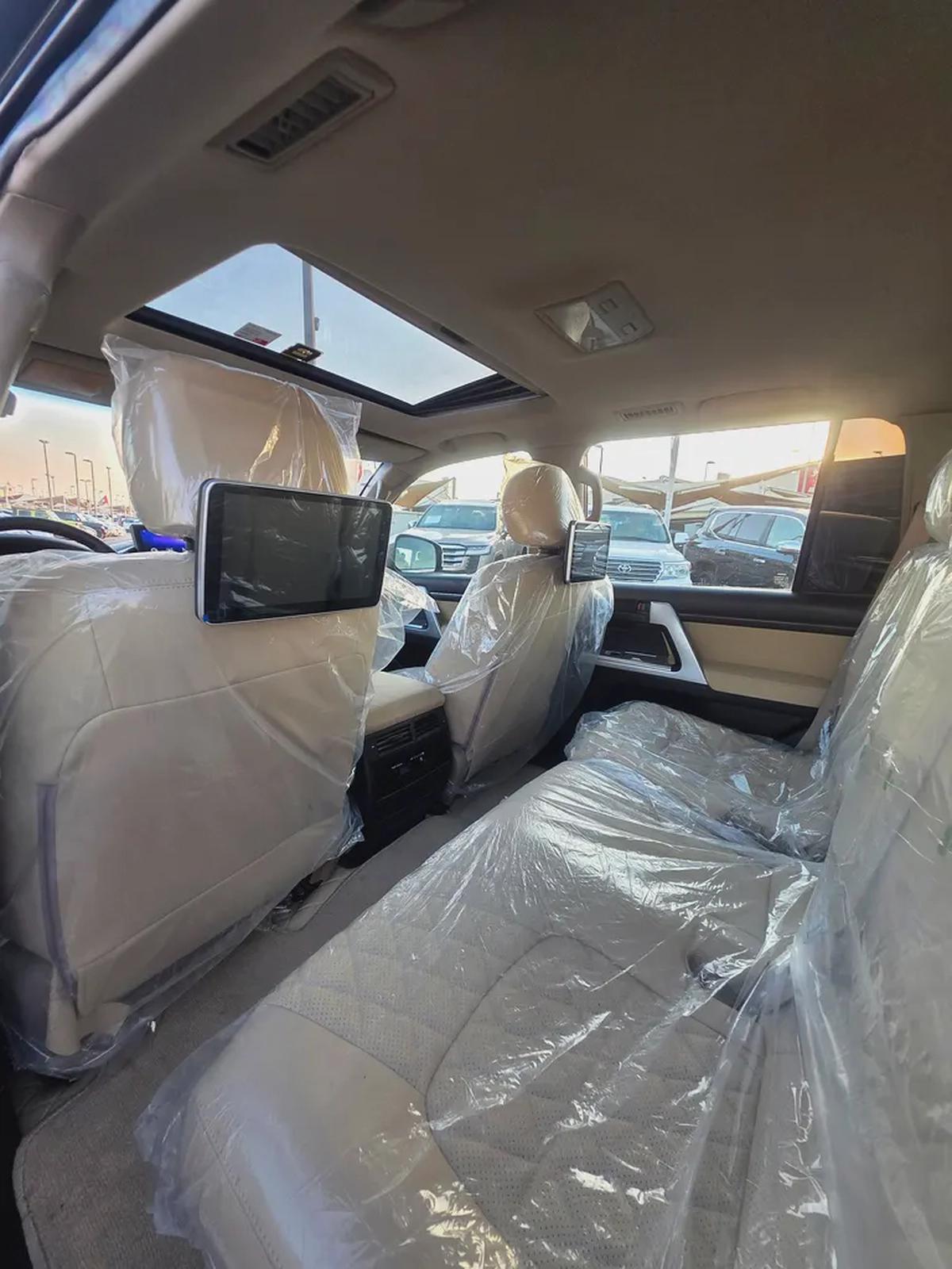 Toyota Land Cruiser GXR V6 4.0L Model 2010 Upgrade 2024 Full Options Gcc Specfactions-8-8