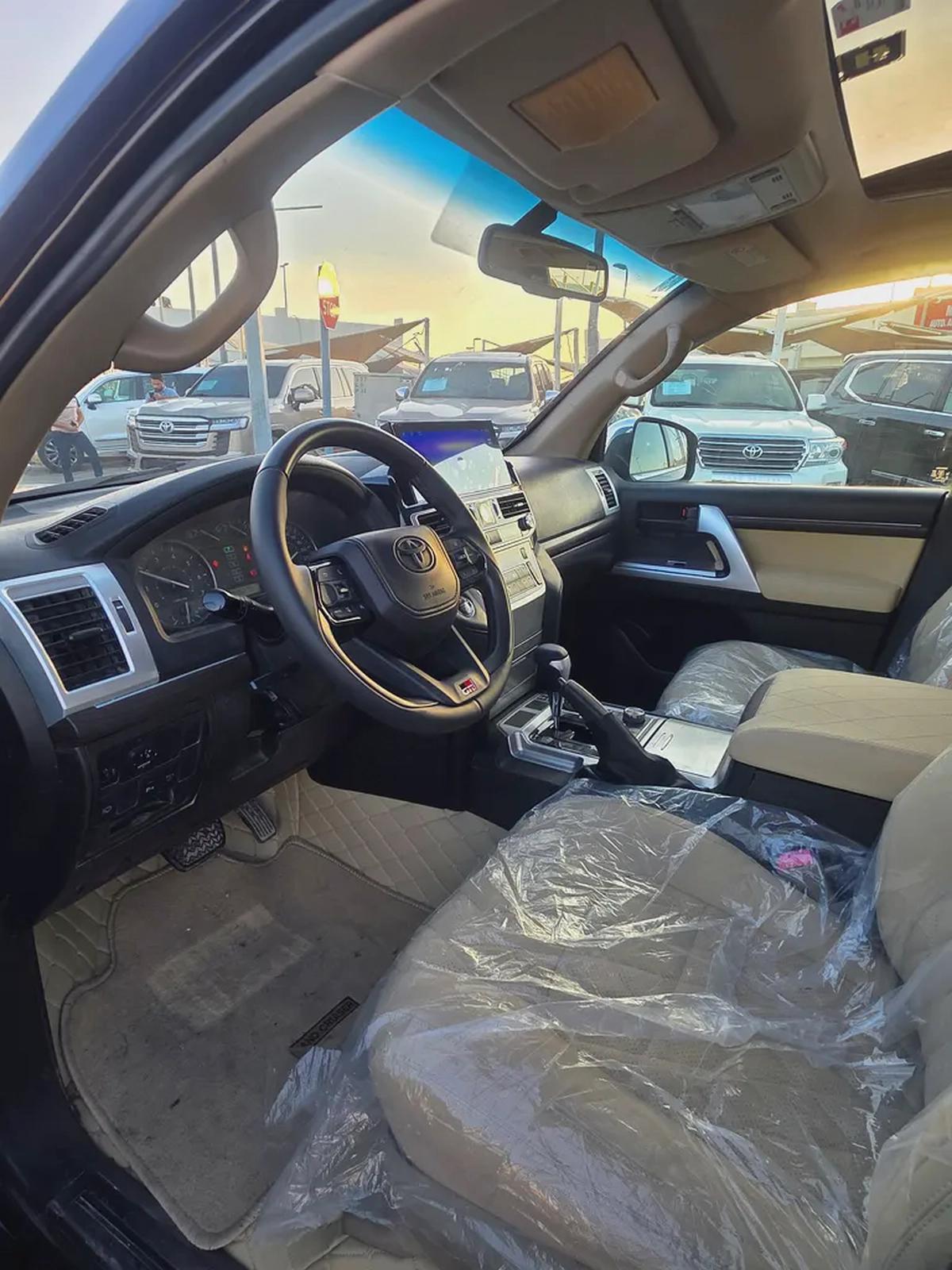 Toyota Land Cruiser GXR V6 4.0L Model 2010 Upgrade 2024 Full Options Gcc Specfactions-9-9