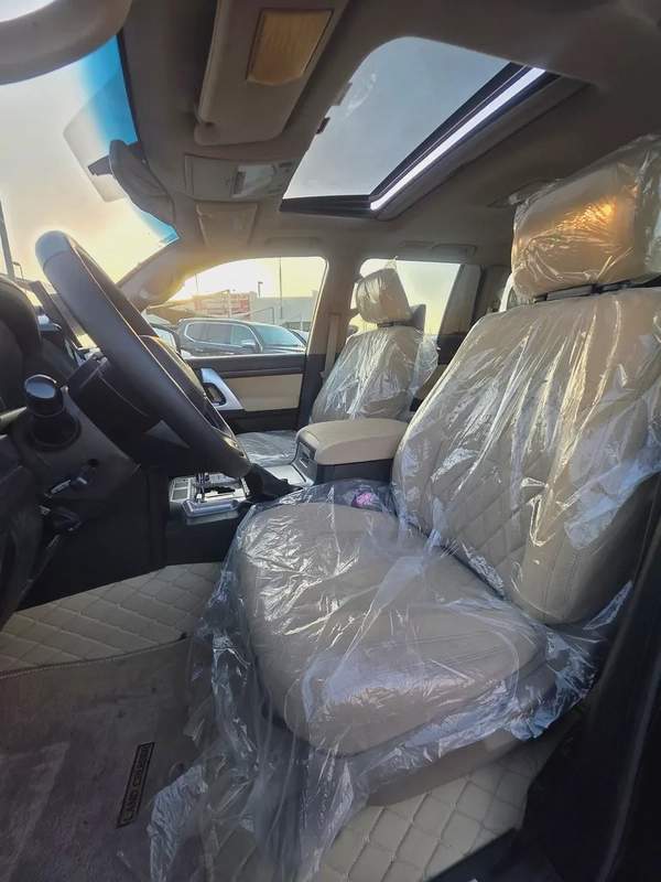 Toyota Land Cruiser GXR V6 4.0L Model 2010 Upgrade 2024 Full Options Gcc Specfactions