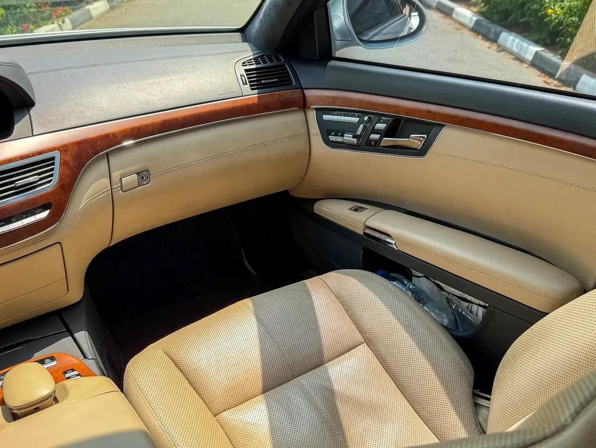 Mercedes S500 GCC Very Low Mileage Model 2006-12-12