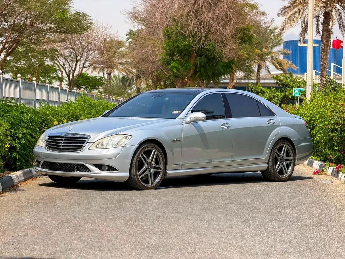 Mercedes S500 GCC Very Low Mileage Model 2006-9-9