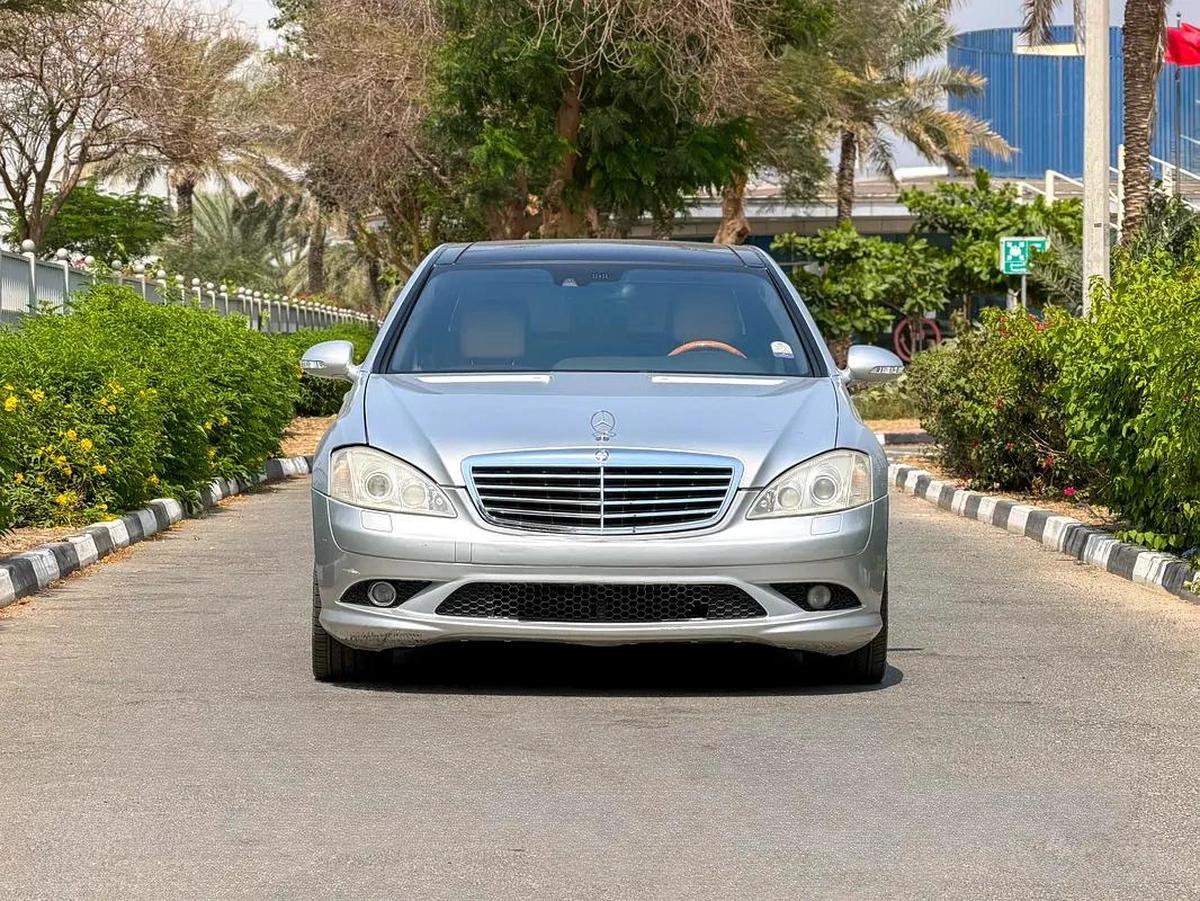 Mercedes S500 GCC Very Low Mileage Model 2006-14-14