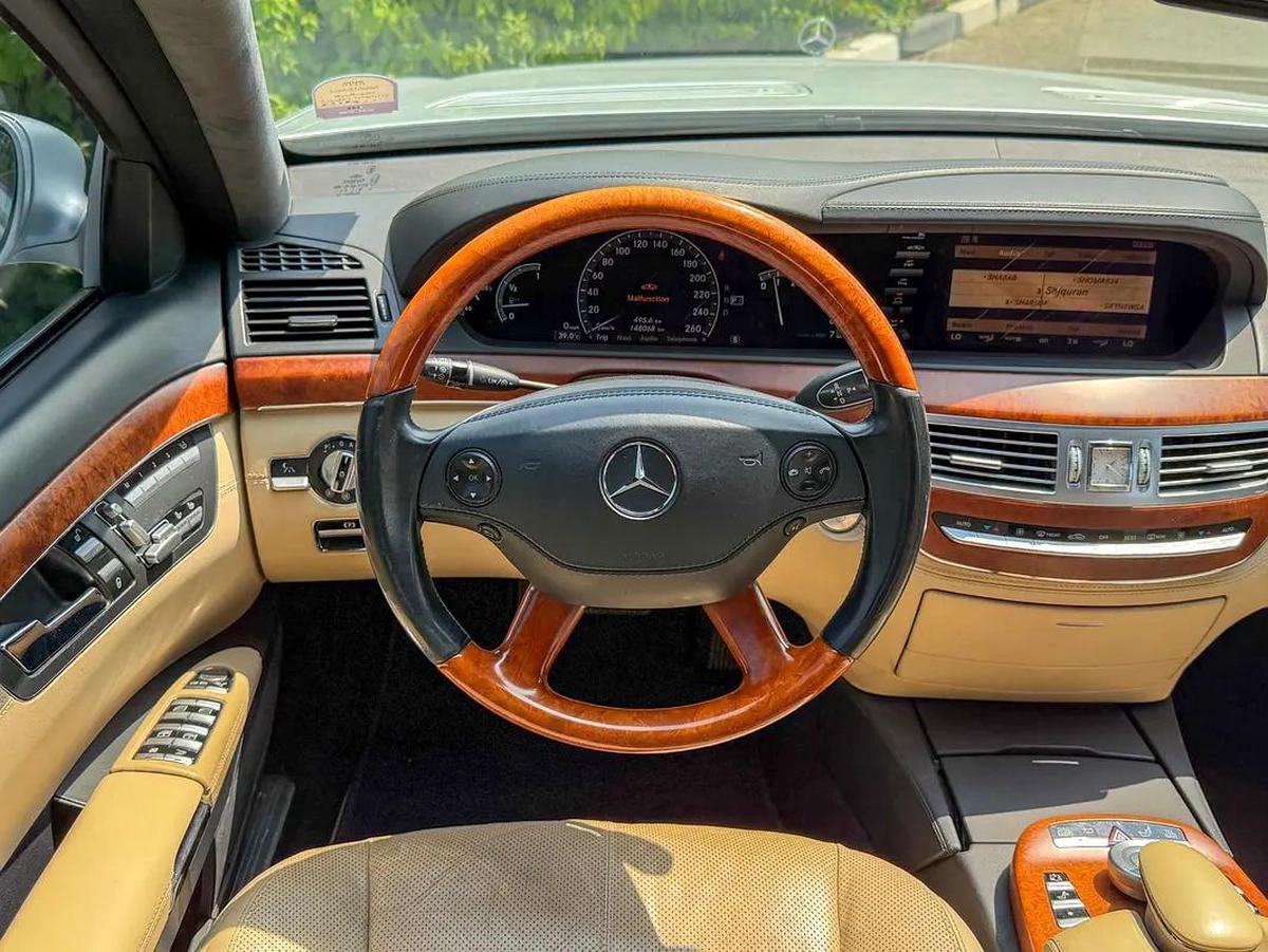 Mercedes S500 GCC Very Low Mileage Model 2006-11-11