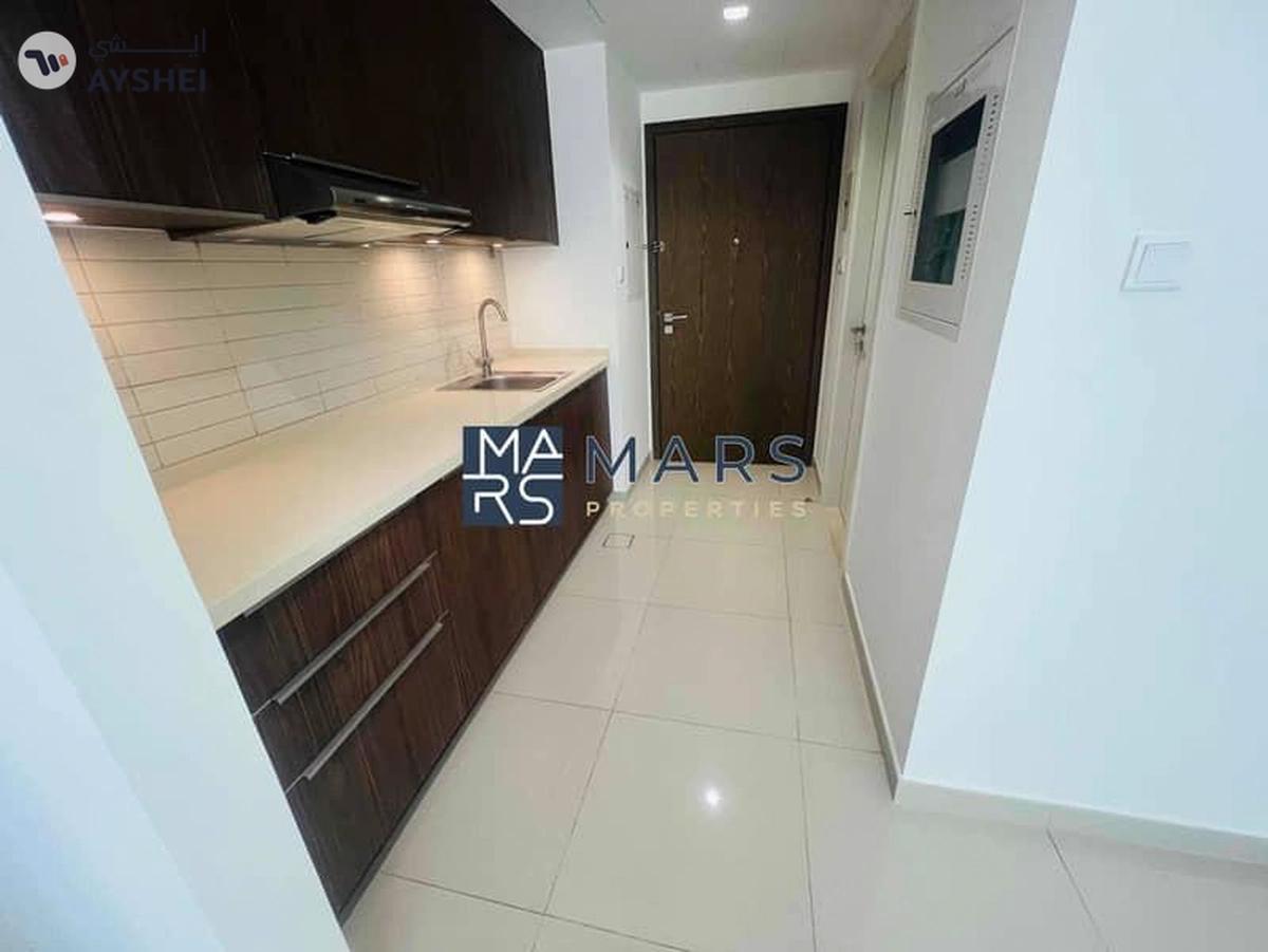 Luxury // Brand New // Ready to move-0-landscape