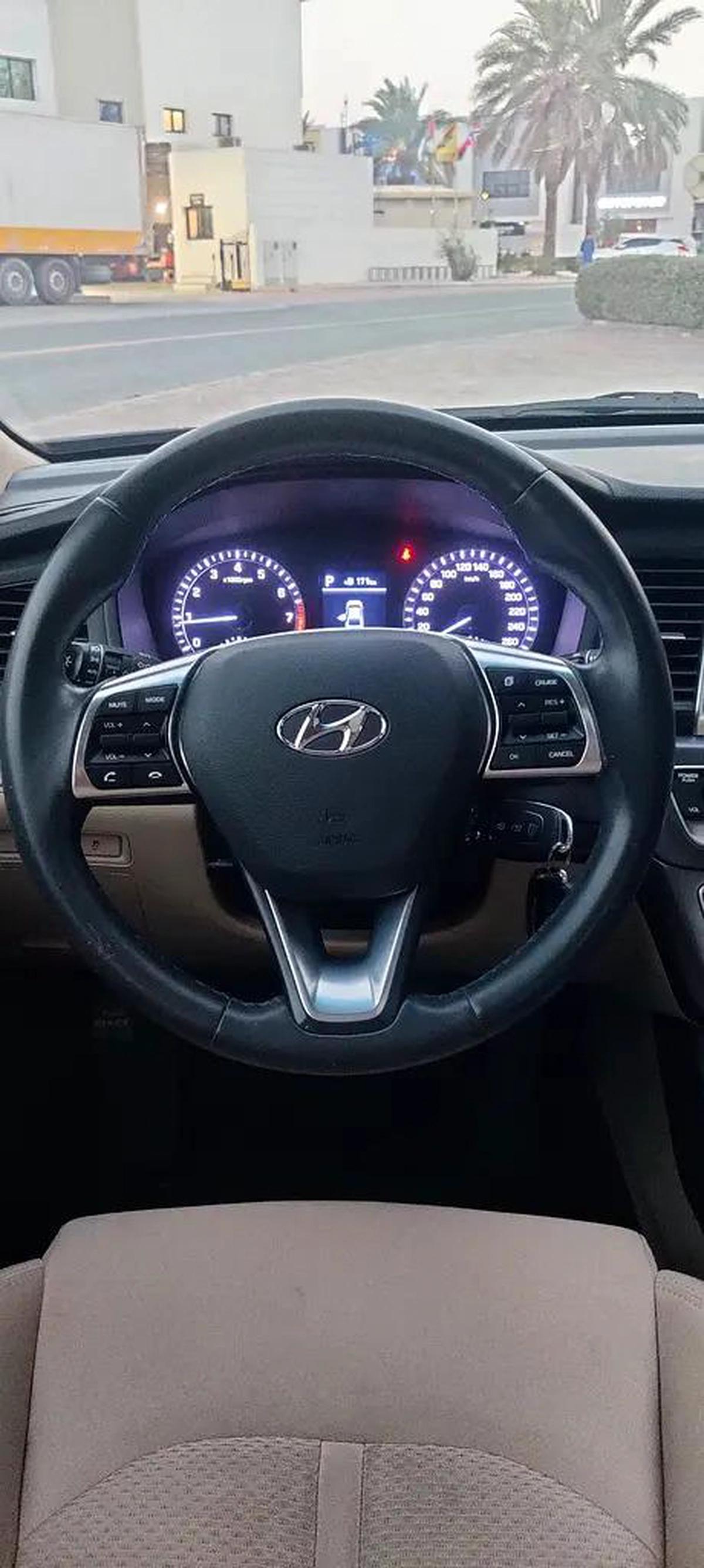 Hyundai Sonata GL 2018 - GCC Specs - Excellent Condition-4-4