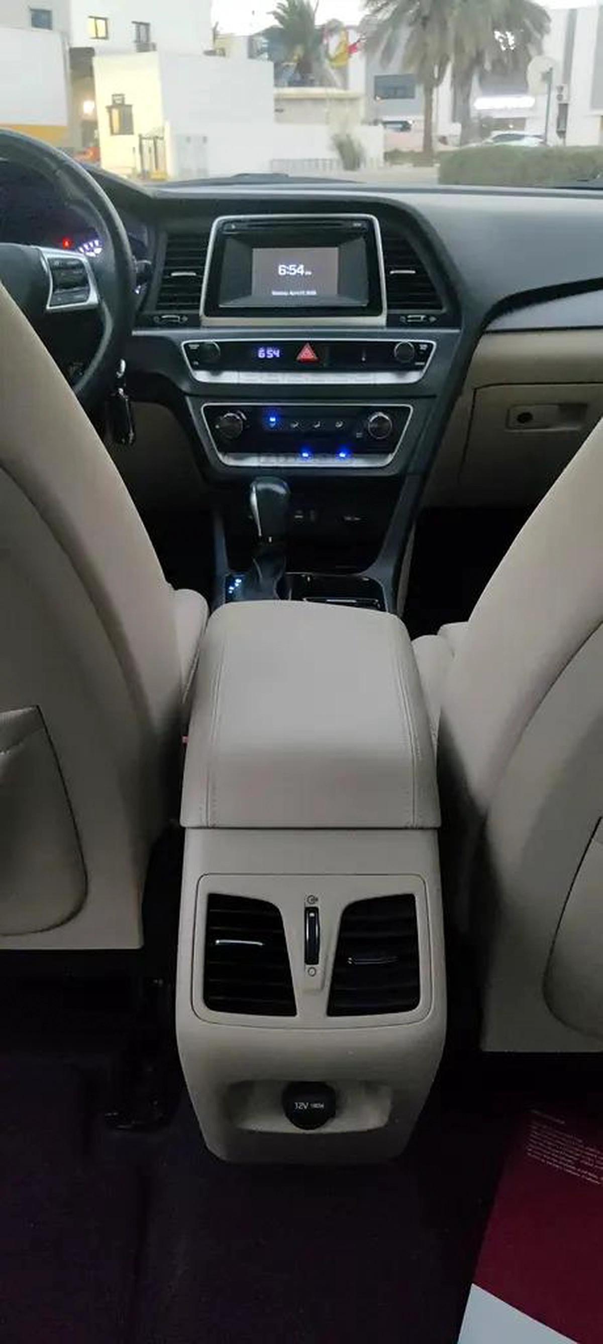 Hyundai Sonata GL 2018 - GCC Specs - Excellent Condition-1-1