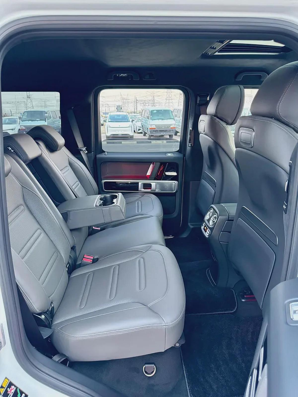 2024 Mercedes-Benz G-Class G 400 d - Japanese Specs - Auction Grade 5/A-10-10