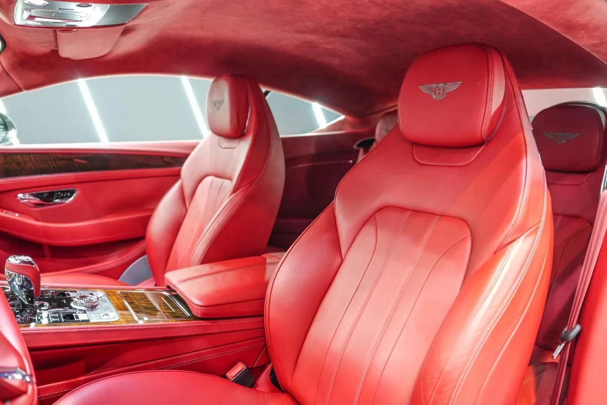 Bentley Continental GT-4-4