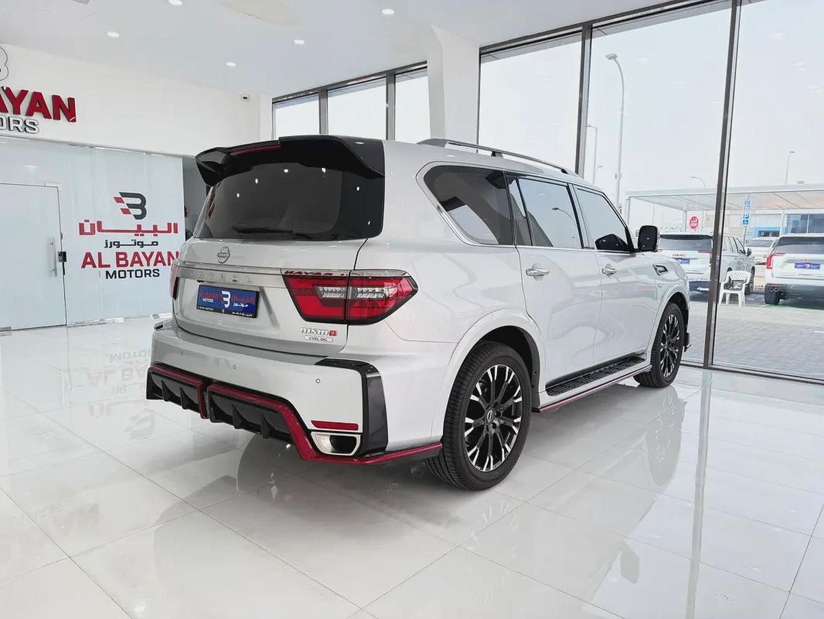 نيسان باترول نيسمو فضي / احمر خليجي المسعود Nissan Patrol NISMO 2022 GCC Specs Pristine Condition-2-2