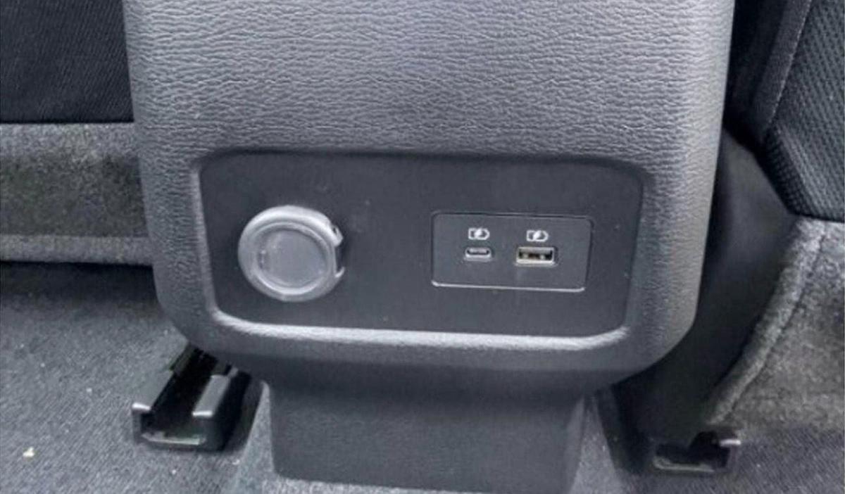 Mitsubishi L200 L200 GLX AT FULL OPTION DIESEL-17-17