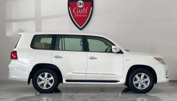 Lexus LX 570 5.7L-8CYL FULL OPTION - EXCELLENT CONDITION - AED 120,000