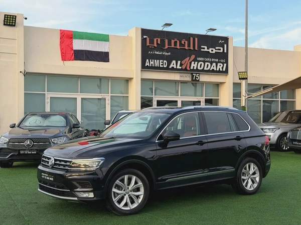 (2017) VOLKSWAGEN TIGUAN //COMFORTLINE// GCC FULL OPTION -ORIGINAL PAINT-