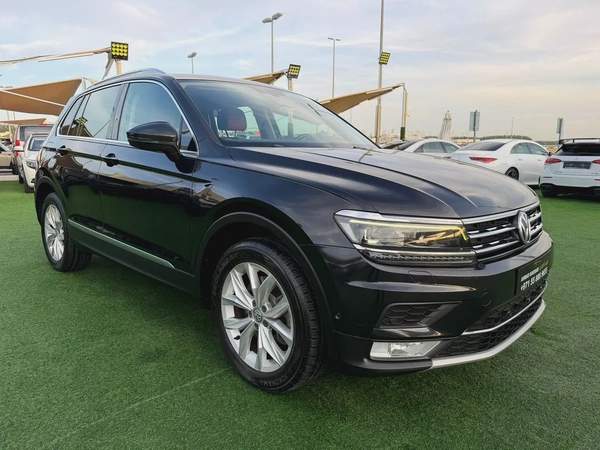 (2017) VOLKSWAGEN TIGUAN //COMFORTLINE// GCC FULL OPTION -ORIGINAL PAINT-