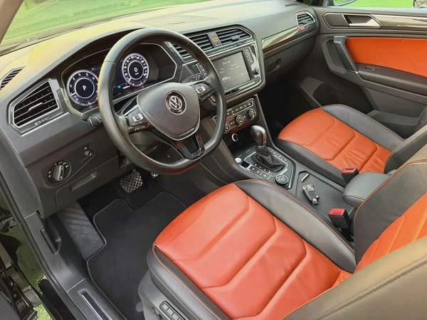 (2017) VOLKSWAGEN TIGUAN //COMFORTLINE// GCC FULL OPTION -ORIGINAL PAINT-