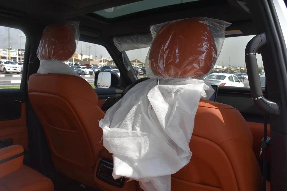 ROX 01 VIP 6 SEATS 2025 | WHITE LIKE-9-9