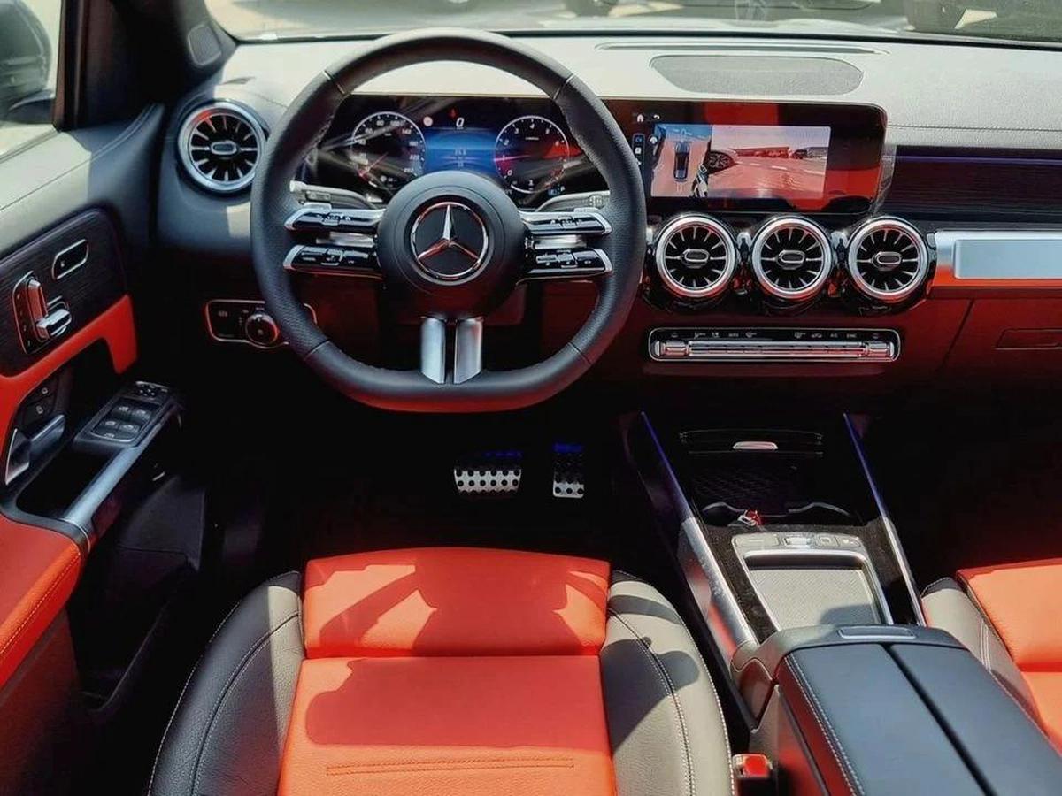 Mercedes-Benz GLB 200 AMG SUV 7 Seater Under Warranty 2025 GCC-8-8
