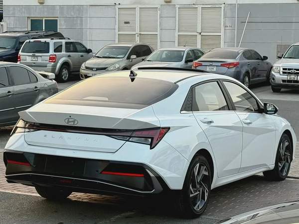 Hyundai Elantra, 2024 Chinese specs, fully loaded, top-of-the-line features, absolutely no accidents