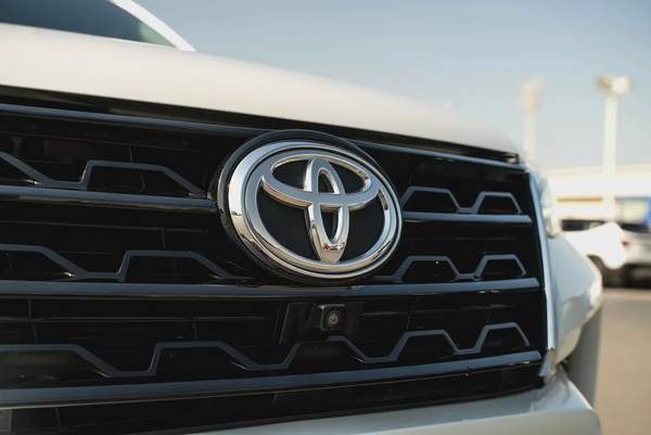 Toyota Fortuner VXR 2024 Agency Warranty Full Service History GCC 4.0L V6