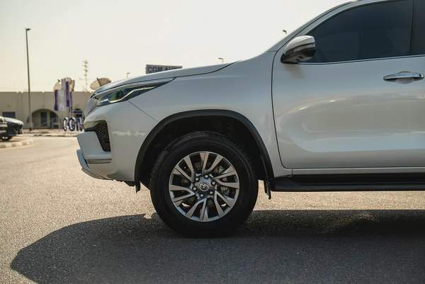 Toyota Fortuner VXR 2024 Agency Warranty Full Service History GCC 4.0L V6