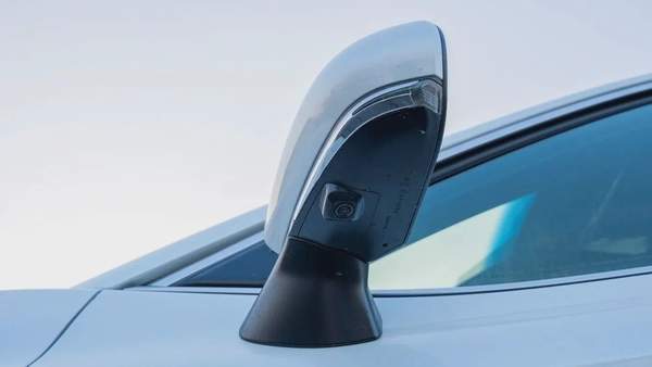 2026 Toyota Camry Lumiere 2.5L HEV Full option (White)