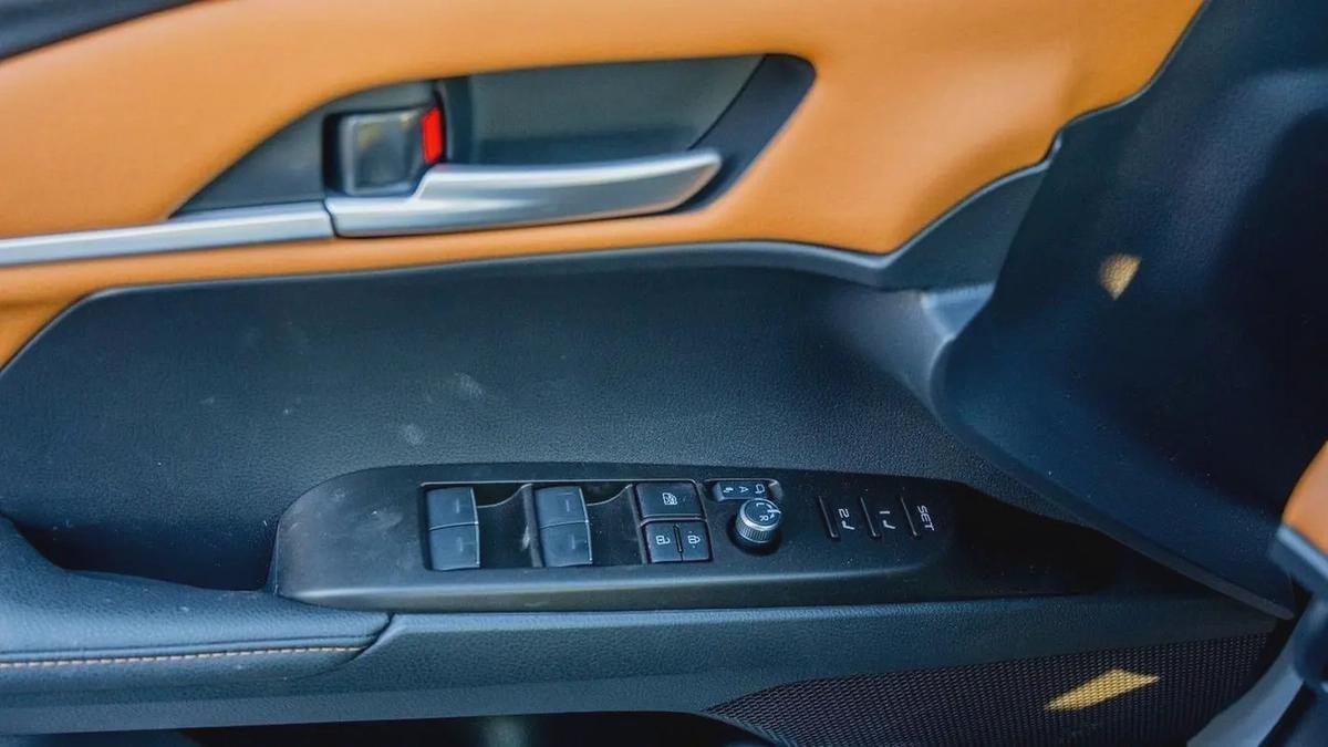 2026 Toyota Camry Lumiere 2.5L HEV Full option (White)-9-9