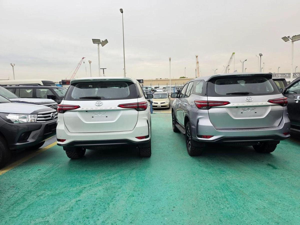 Toyota Fortuner Brand New Toyota Fortuner 2.7L Petrol – 2026 – GCC Specs-5-5
