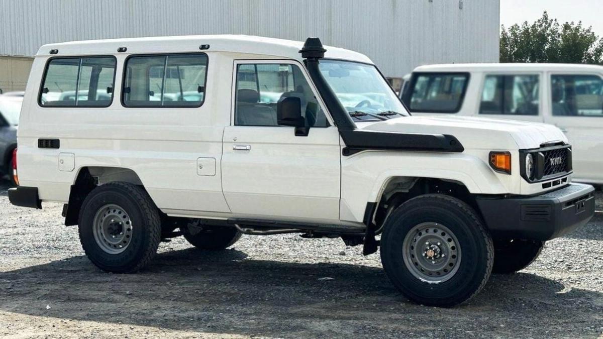 Toyota Land Cruiser 70 TOYOTA LAND CRUISER HARDTOP LC78 MY2024 DIESEL V6 4.2L-1-1