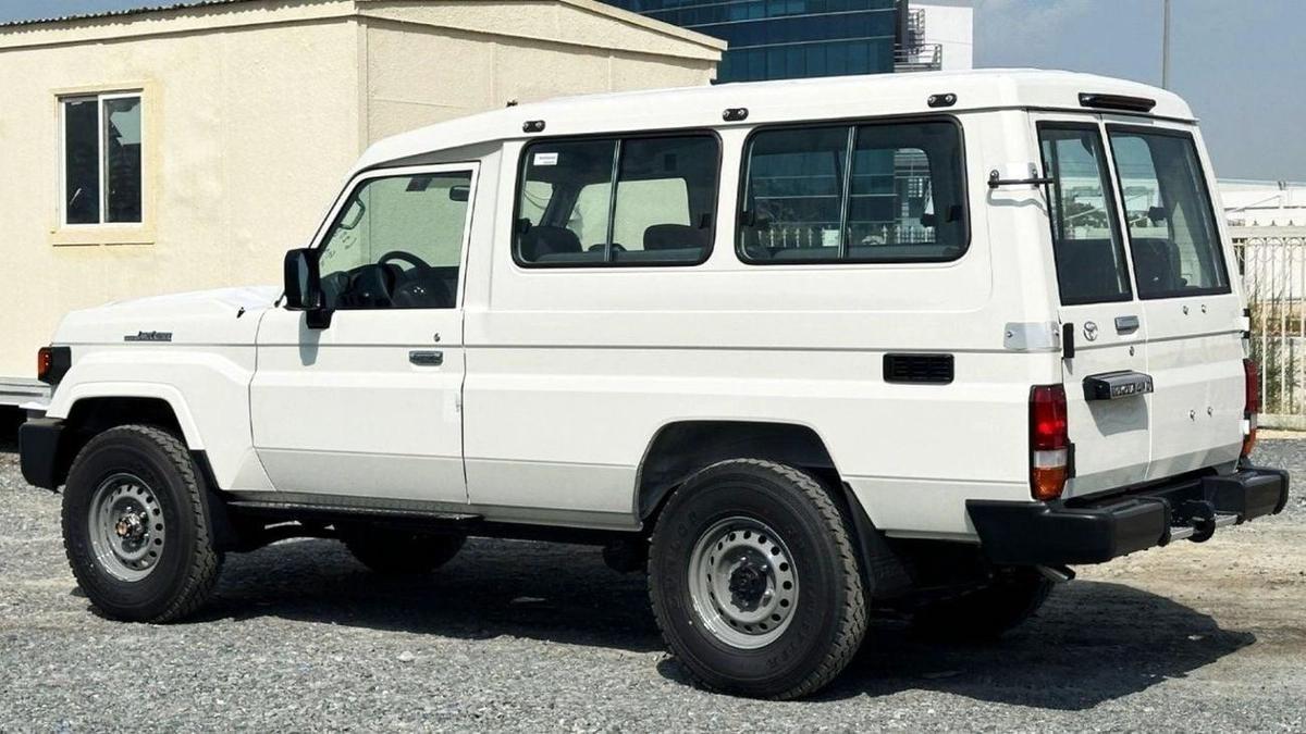 Toyota Land Cruiser 70 TOYOTA LAND CRUISER HARDTOP LC78 MY2024 DIESEL V6 4.2L-5-5