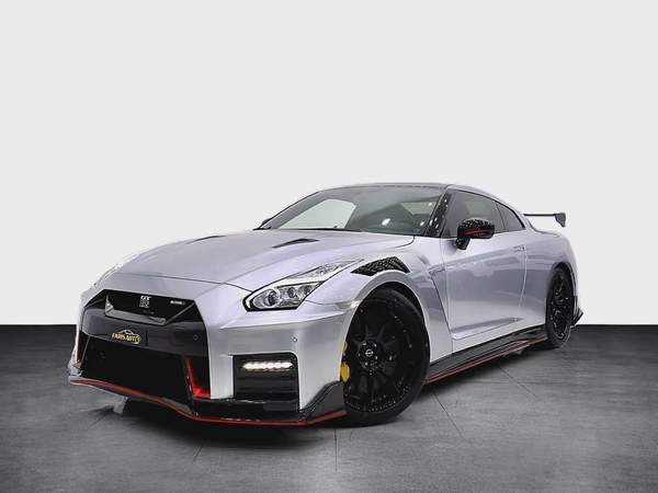 NISSAN GTR NISMO FULL CARBON + SPECIAL RECARO SEATS + FULLY LOADED