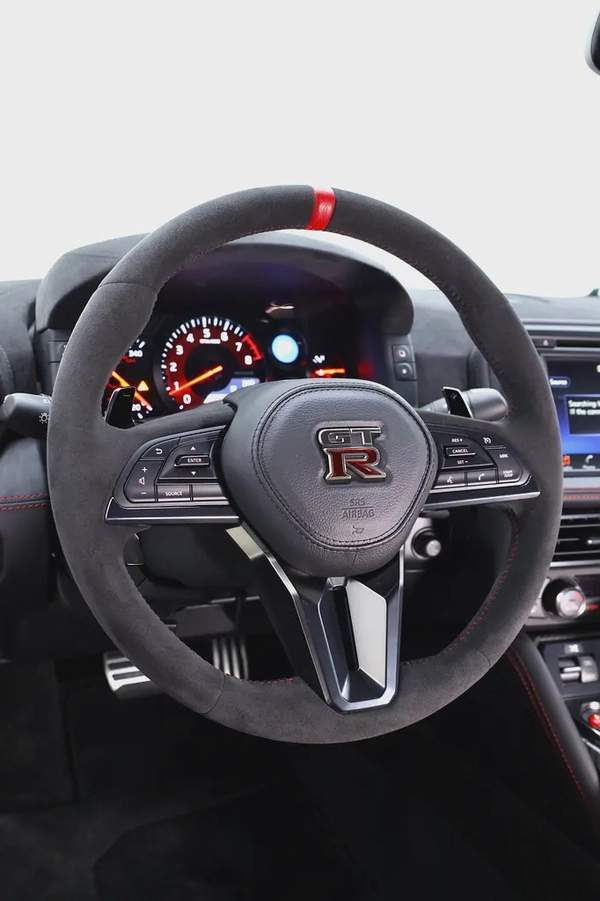NISSAN GTR NISMO FULL CARBON + SPECIAL RECARO SEATS + FULLY LOADED