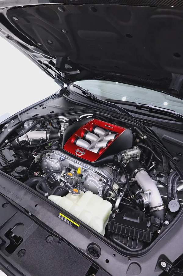 NISSAN GTR NISMO FULL CARBON + SPECIAL RECARO SEATS + FULLY LOADED