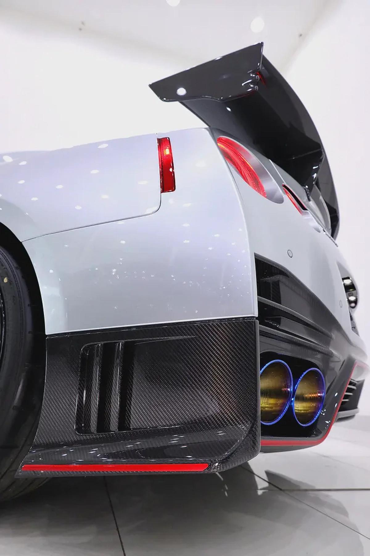 NISSAN GTR NISMO FULL CARBON + SPECIAL RECARO SEATS + FULLY LOADED-10-10