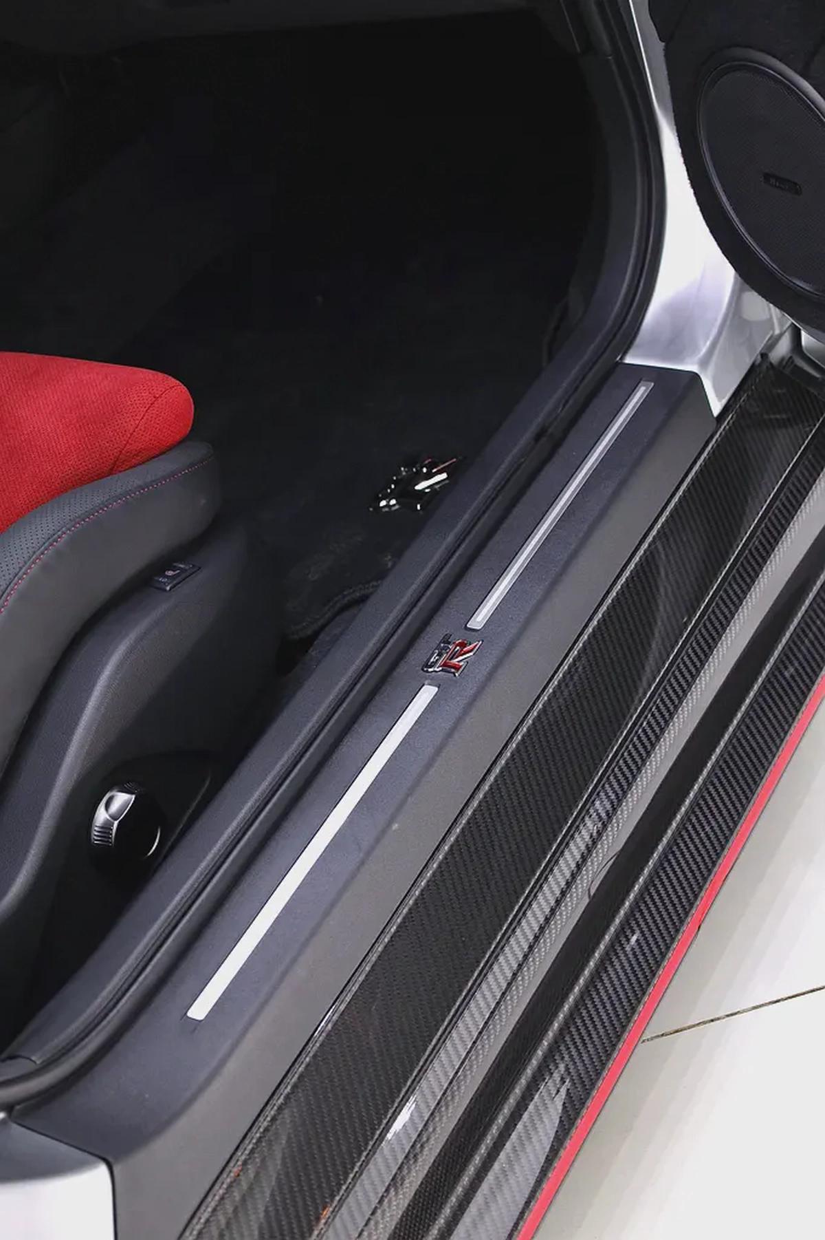NISSAN GTR NISMO FULL CARBON + SPECIAL RECARO SEATS + FULLY LOADED-14-14