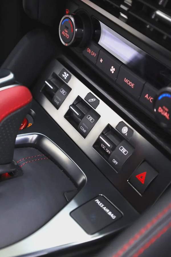 NISSAN GTR NISMO FULL CARBON + SPECIAL RECARO SEATS + FULLY LOADED