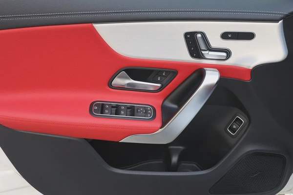 2023-MERCEDES BENZ CLA250 AMG MERCEDES BENZ CLA250 AMG