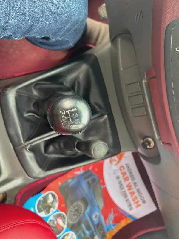 Toyota Hilux Double Cab DLS 2014 - GCC Specs - Reliable and Ready to Work!