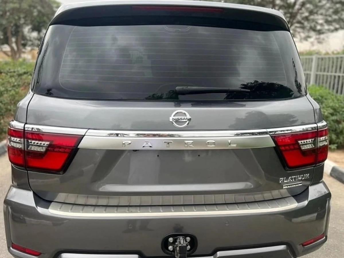 Nissan Patrol LE PLATINUM-4-4