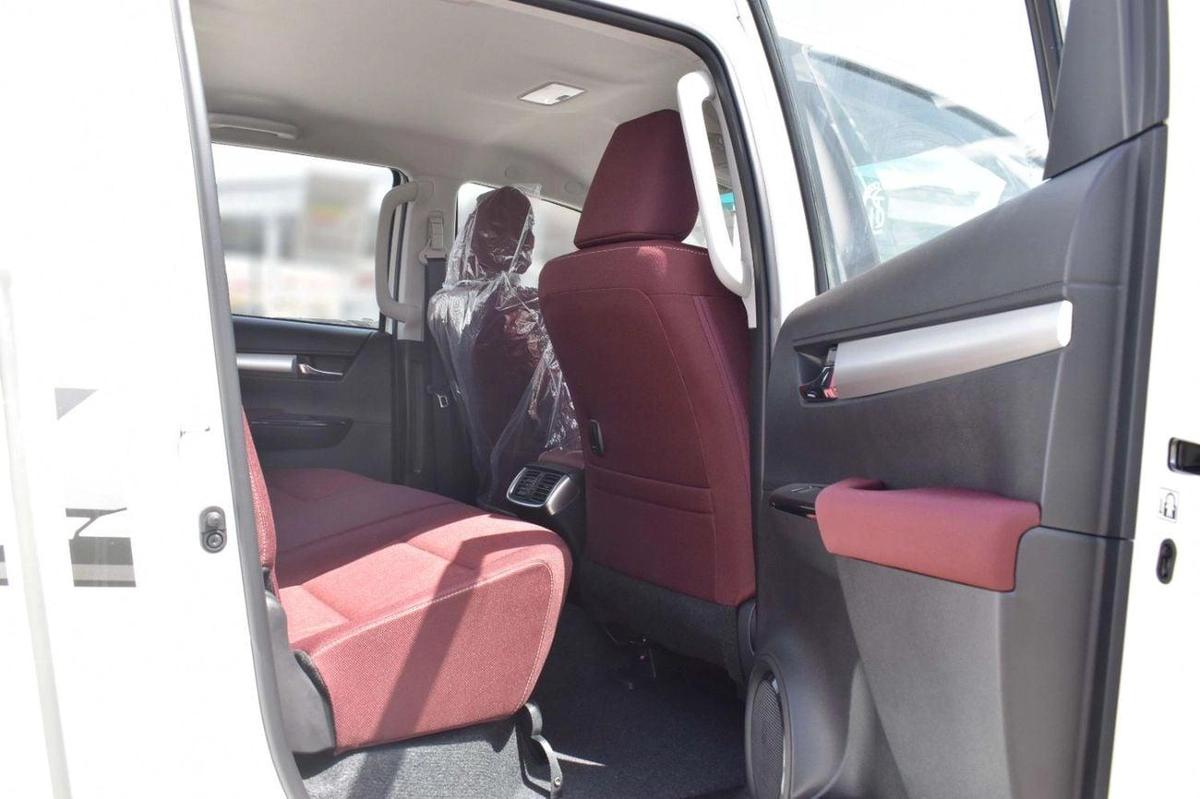 Toyota Hilux 2025 MODEL:TOYOTA-HILUX 4X4 2.7 MT DC DISPLAY AUDIO AUTO & RR AC, W/O BEDLINER MATERIAL CODE: THX27-2-2