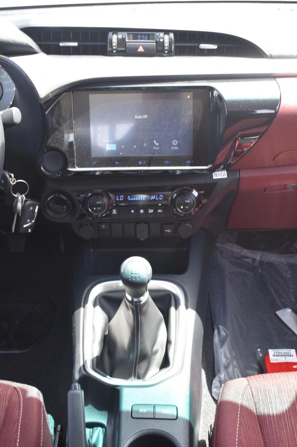 Toyota Hilux 2025 MODEL:TOYOTA-HILUX 4X4 2.7 MT DC DISPLAY AUDIO AUTO & RR AC, W/O BEDLINER MATERIAL CODE: THX27-3-3
