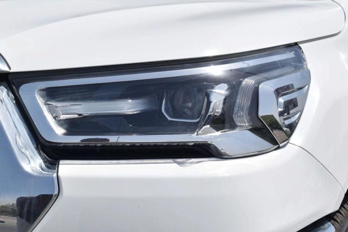 Toyota Hilux 2025 MODEL:TOYOTA-HILUX 4X4 2.7 MT DC DISPLAY AUDIO AUTO & RR AC, W/O BEDLINER MATERIAL CODE: THX27-6-6