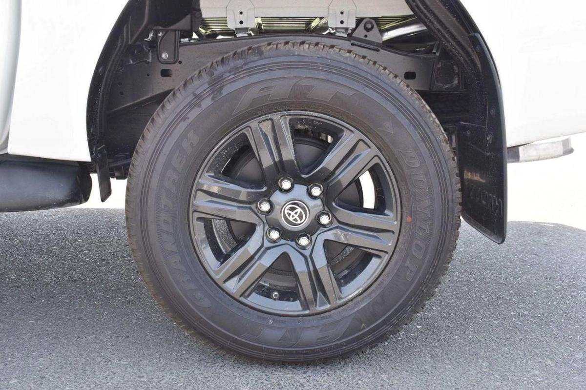 Toyota Hilux 2025 MODEL:TOYOTA-HILUX 4X4 2.7 MT DC DISPLAY AUDIO AUTO & RR AC, W/O BEDLINER MATERIAL CODE: THX27-10-10