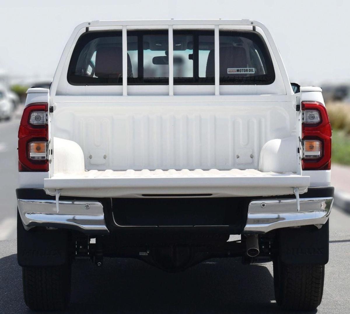 Toyota Hilux 2025 MODEL:TOYOTA-HILUX 4X4 2.7 MT DC DISPLAY AUDIO AUTO & RR AC, W/O BEDLINER MATERIAL CODE: THX27-18-18