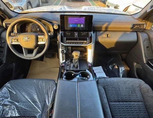 Toyota Land Cruiser GXR 3.5L Twin Turbo | Sunroof | Driver Power Seat | Digital Speed Meter (CODE # GXR33M