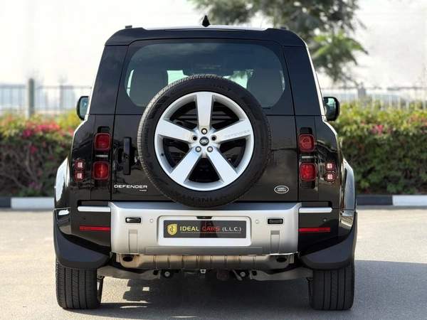 LAND ROVER DEFENDER HSE P400 | YEAR: 2023 | GCC SPECS | KMS: 121,000 | FULL SERVICE HISTORY UNDER WARRANTY