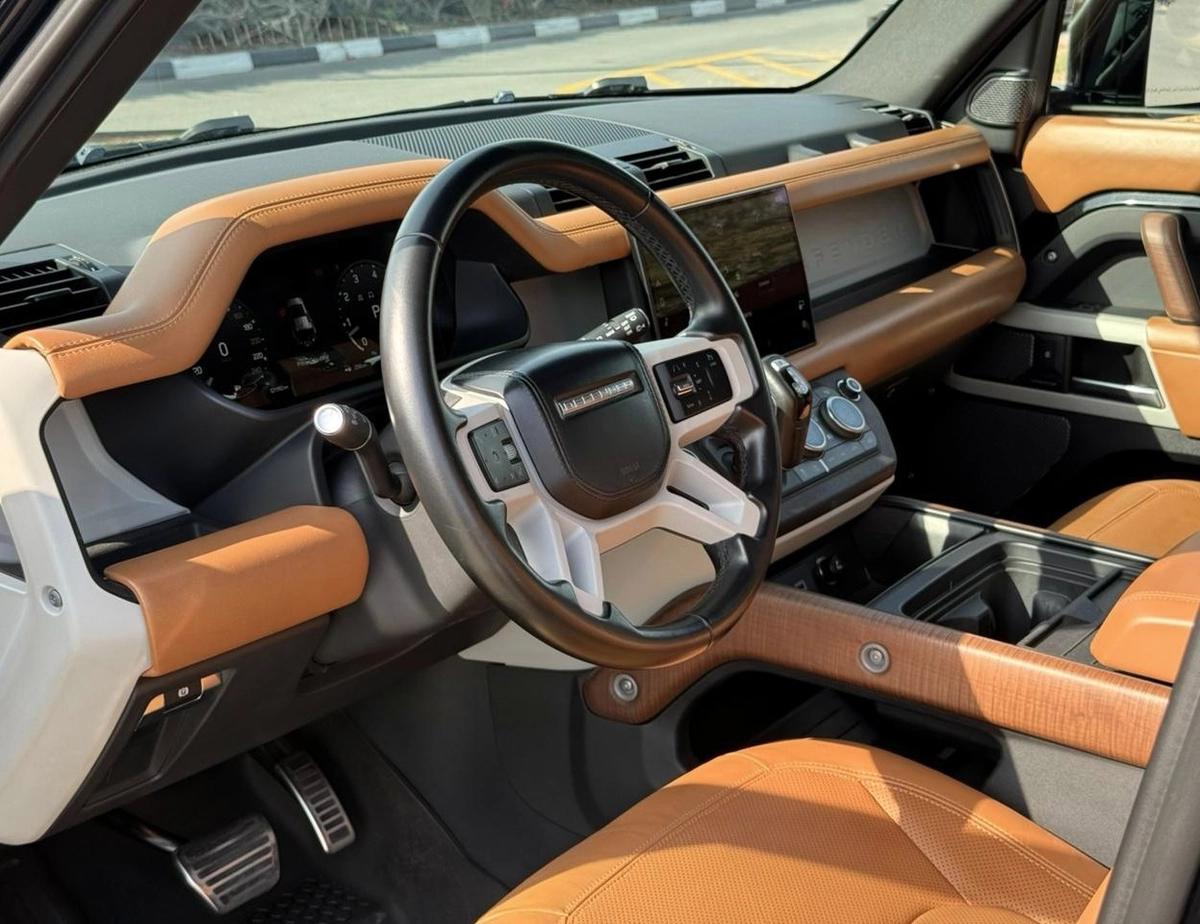 LAND ROVER DEFENDER HSE P400 | YEAR: 2023 | GCC SPECS | KMS: 121,000 | FULL SERVICE HISTORY UNDER WARRANTY-16-16