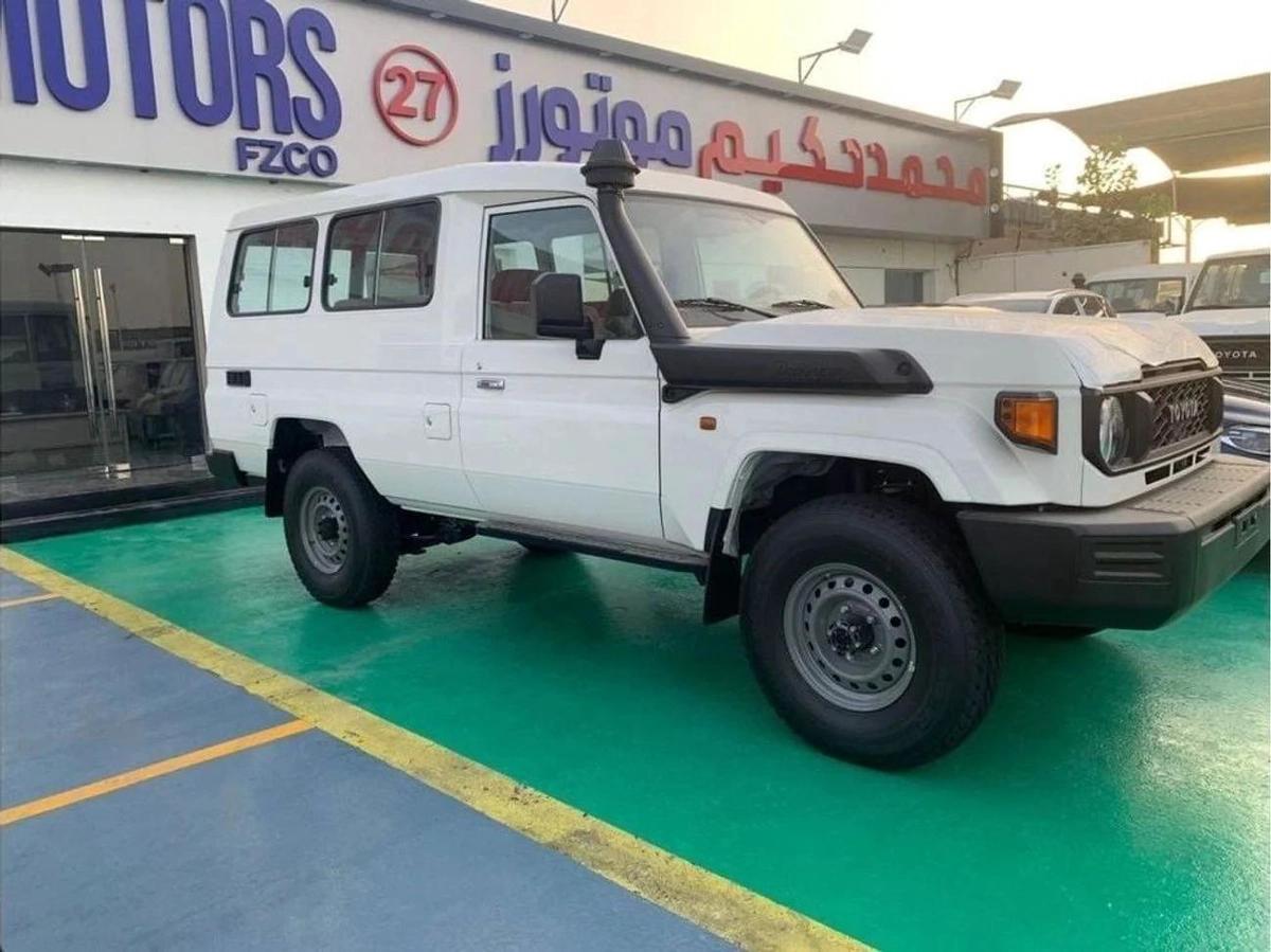 Toyota Land Cruiser 70 4.0L PETROL V6 3 DOORS 4WD 2024 GCC-9-9
