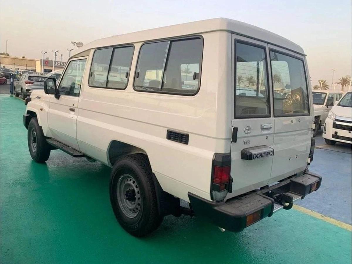 Toyota Land Cruiser 70 4.0L PETROL V6 3 DOORS 4WD 2024 GCC-6-6